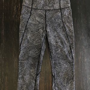 Black and White Lululemon Leggings